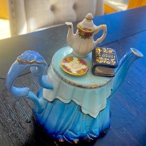 Royal Albert Miniature Tea pot Great condition